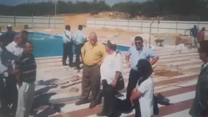 רובי ריבלין חונך את הבריכה בנצרים רובי ריבלין חונך את הבריכה בנצרים