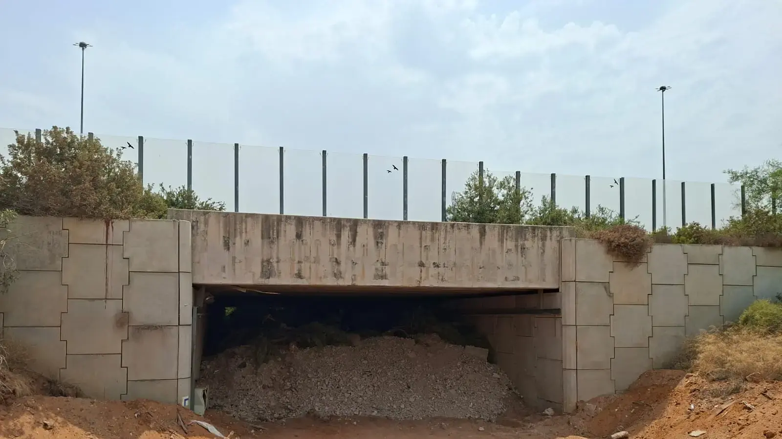 חסימת מעבר תת קרקעי כדי למנוע הברחות, מתחת כביש 431 שמחבר בין ג'אוווריש לישרש חסימת מעבר תת קרקעי כדי למנוע הברחות, מתחת כביש 431 שמחבר בין ג'אוווריש לישרש