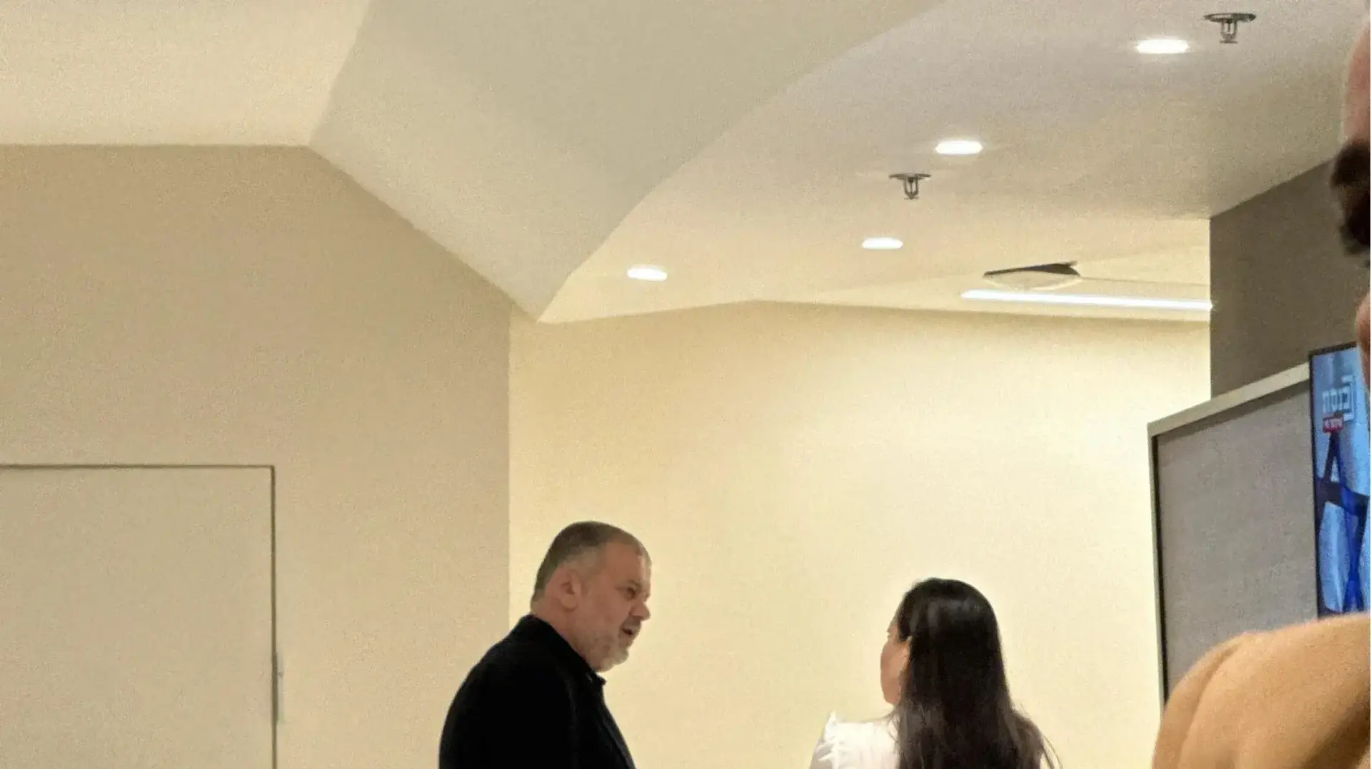 חברת הכנסת טלי גוטליב ביחד עם חבר הכנסת וואליד טהא במסדרונות הכנסת חברת הכנסת טלי גוטליב ביחד עם חבר הכנסת וואליד טהא במסדרונות הכנסת