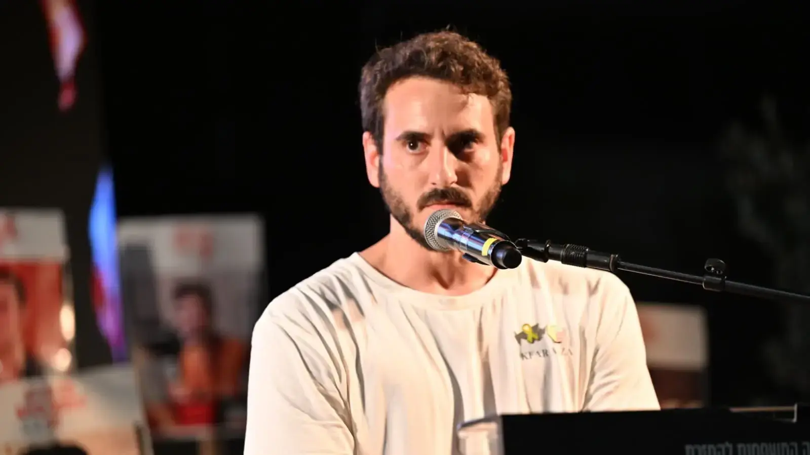 יהונתן שימריז אחיו של אלון שימריז ז״ל, עצרת מרכזית להשבת החטופים, כיכר החטופים, 23 באוגוסט 2025 יהונתן שימריז אחיו של אלון שימריז ז״ל, עצרת מרכזית להשבת החטופים, כיכר החטופים, 23 באוגוסט 2025