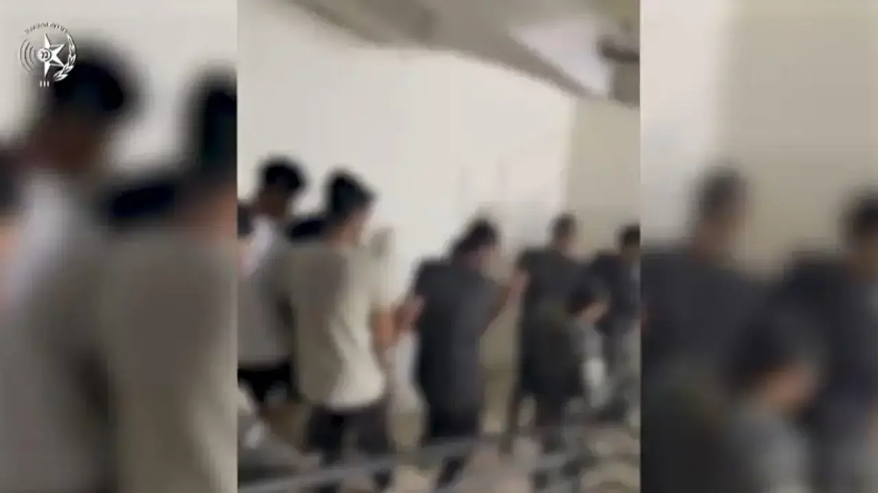 מעצר שב"חים במבצע רחב היקף בשכונת בתל אביב בפלורנטין, 26 באוגוסט 2025 מעצר שב"חים במבצע רחב היקף בשכונת בתל אביב בפלורנטין, 26 באוגוסט 2025