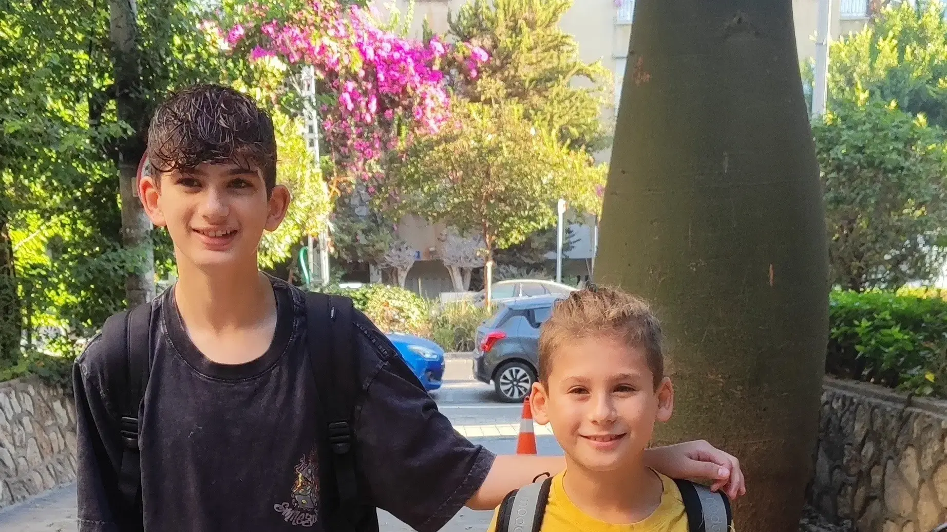 סיני זילברשטיין, תלמיד כיתה ד' וכרמי זילברשטיין תלמיד כיתה ח' סיני זילברשטיין, תלמיד כיתה ד' וכרמי זילברשטיין תלמיד כיתה ח'