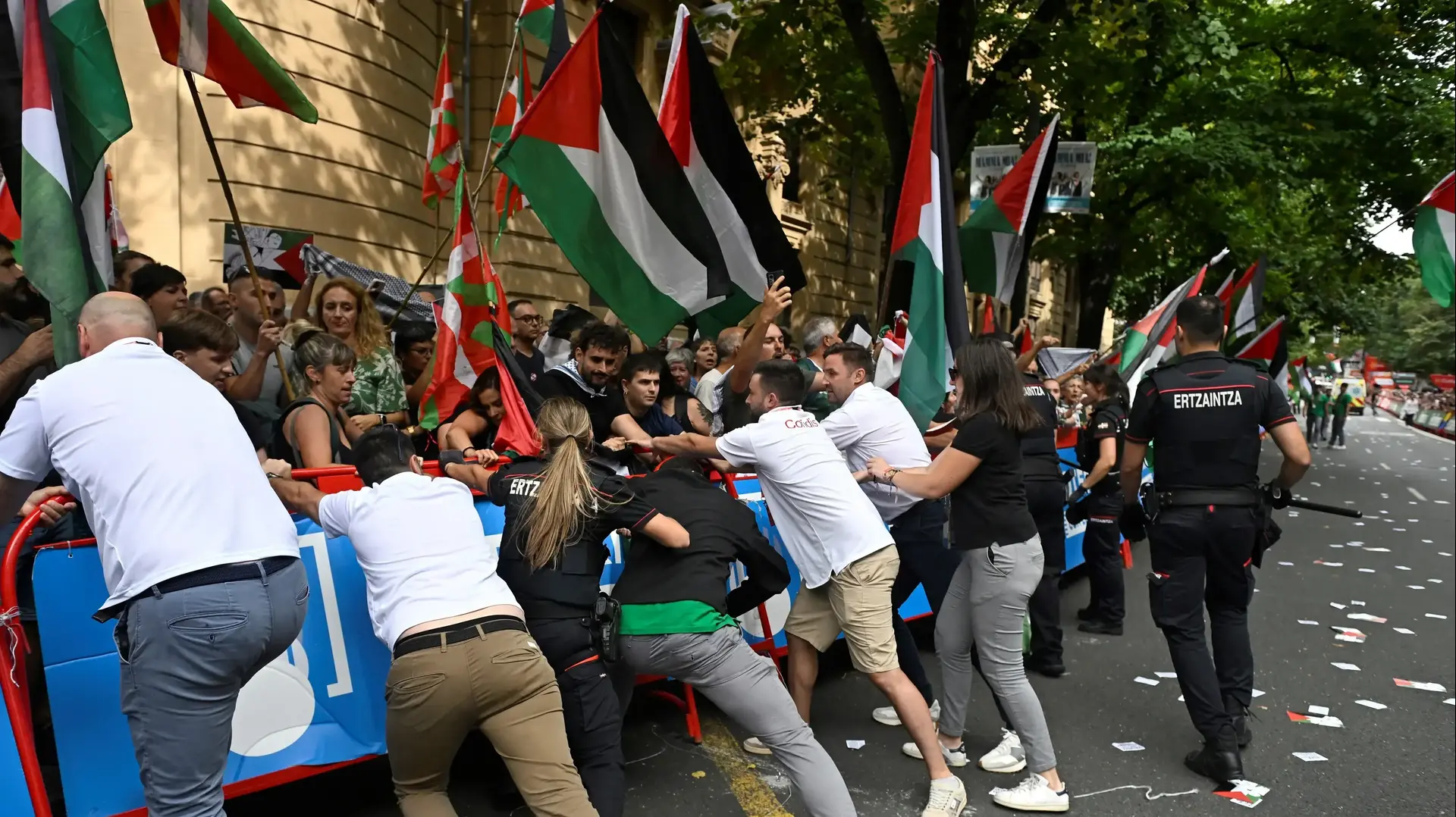 מפגינים פרו פלסטינים בבילבאו