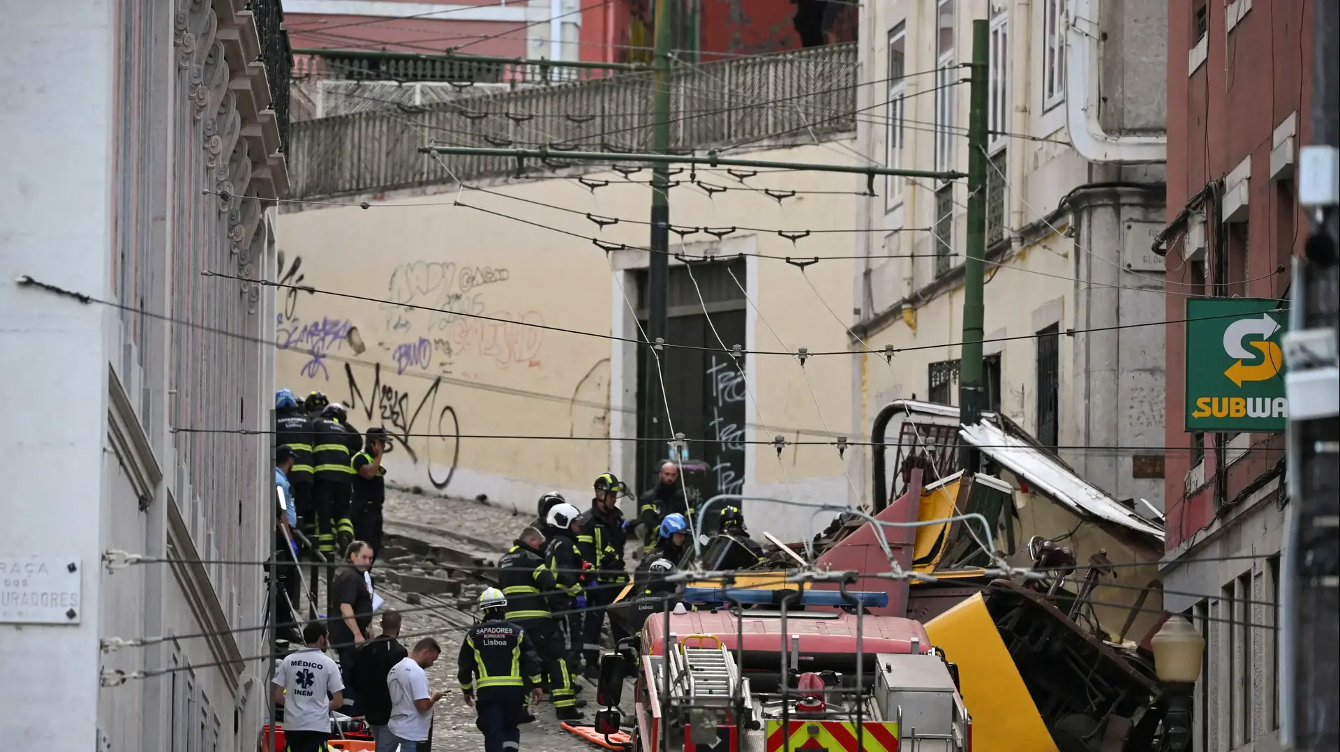הריסות רכבל הפוניקולור "גלוריה" בליסבון, פורטוגל, 3 בספטמבר 2025