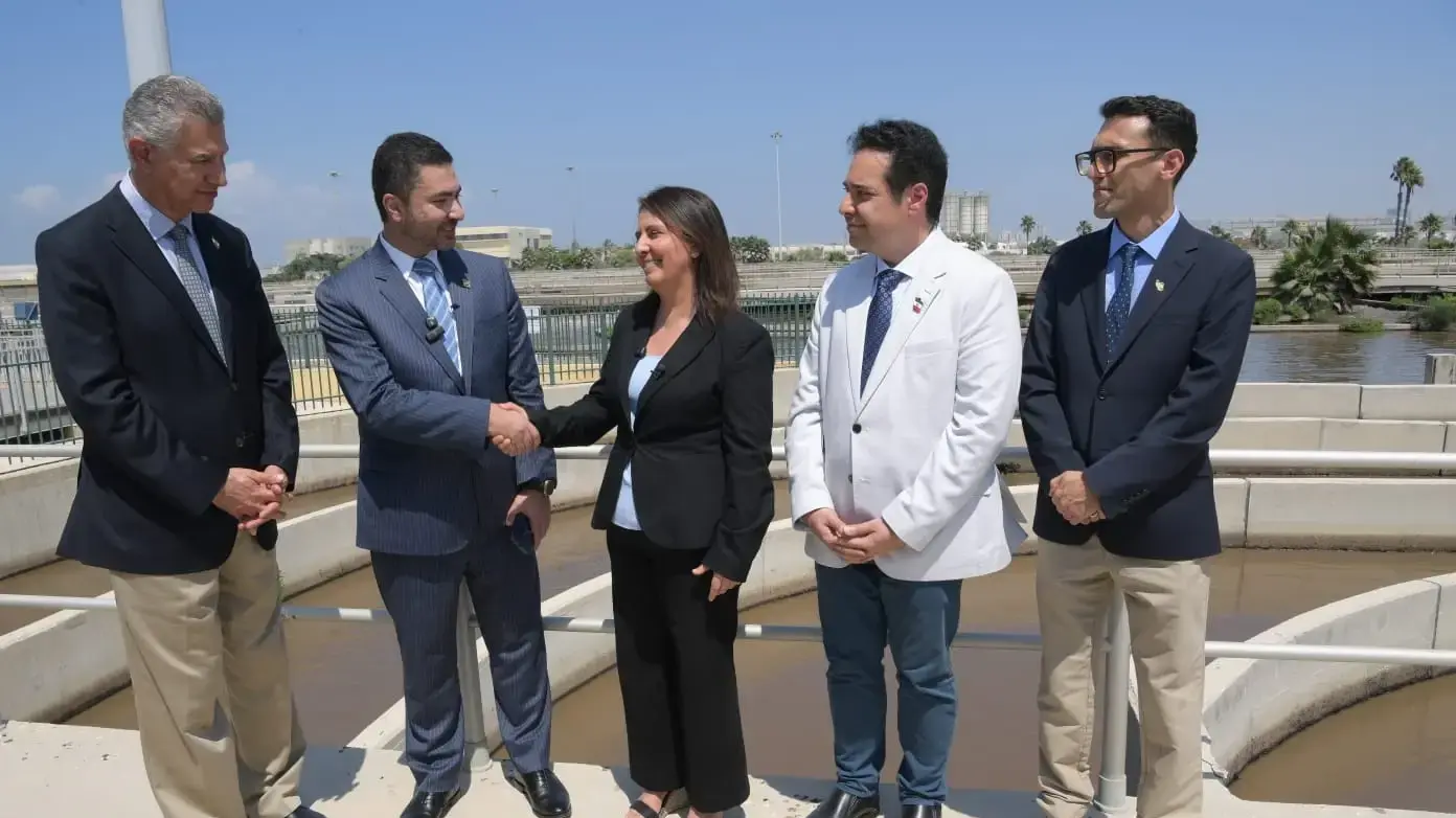 חברת הקבינט השרה גמליאל עם ראש המשלחת מטעם הנסיך פהלווי , סעיד קסמדינג'אד וחלק מחברי המשלחת הבוקר בשפד"ן חברת הקבינט השרה גמליאל עם ראש המשלחת מטעם הנסיך פהלווי , סעיד קסמדינג'אד וחלק מחברי המשלחת הבוקר בשפד"ן