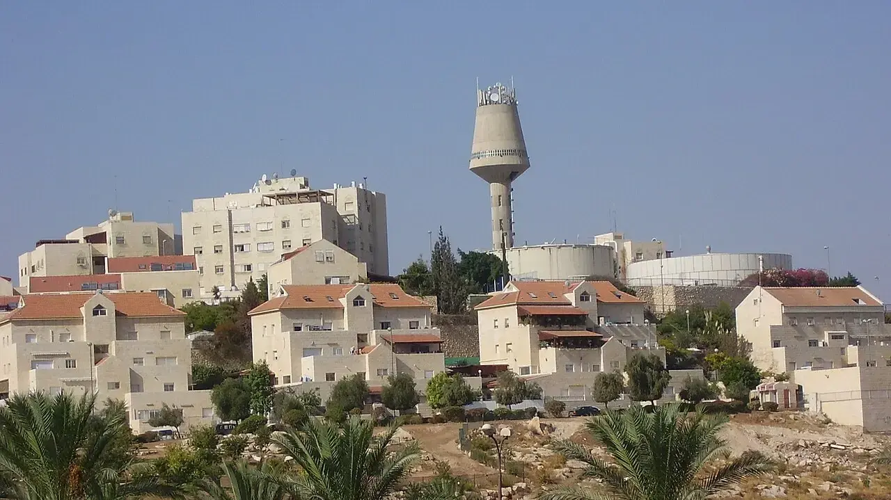 מגדל המים במעלה אדומים מגדל המים במעלה אדומים