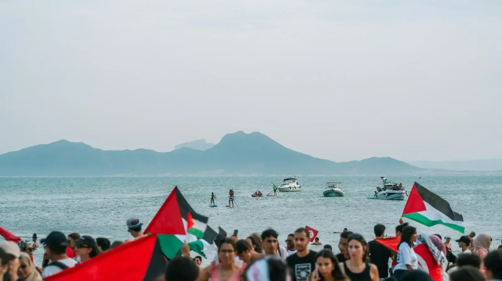 הפעילה השבדית גרטה תונברג מגיעה לנמל סידי בו סעיד, תוניסיה, כחלק ממשט הסיוע לעזה, תוניסיה, 7 בספטמבר 2025 הפעילה השבדית גרטה תונברג מגיעה לנמל סידי בו סעיד, תוניסיה, כחלק ממשט הסיוע לעזה, תוניסיה, 7 בספטמבר 2025