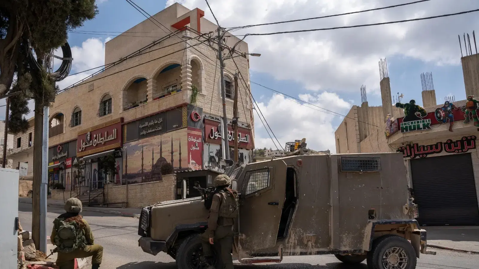 כוחות צה״ל מיפו את בתיהם של שני המחבלים שביצעו את הפיגוע בצומת רמות בירושלים, 9 בספטמבר 2025 כוחות צה״ל מיפו את בתיהם של שני המחבלים שביצעו את הפיגוע בצומת רמות בירושלים, 9 בספטמבר 2025