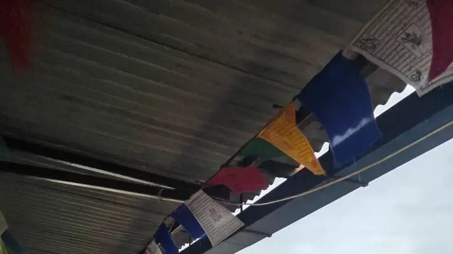 מארח כמאה מטיילים ישראלים - בית חב״ד קטמנדו. מארח כמאה מטיילים ישראלים - בית חב״ד קטמנדו.