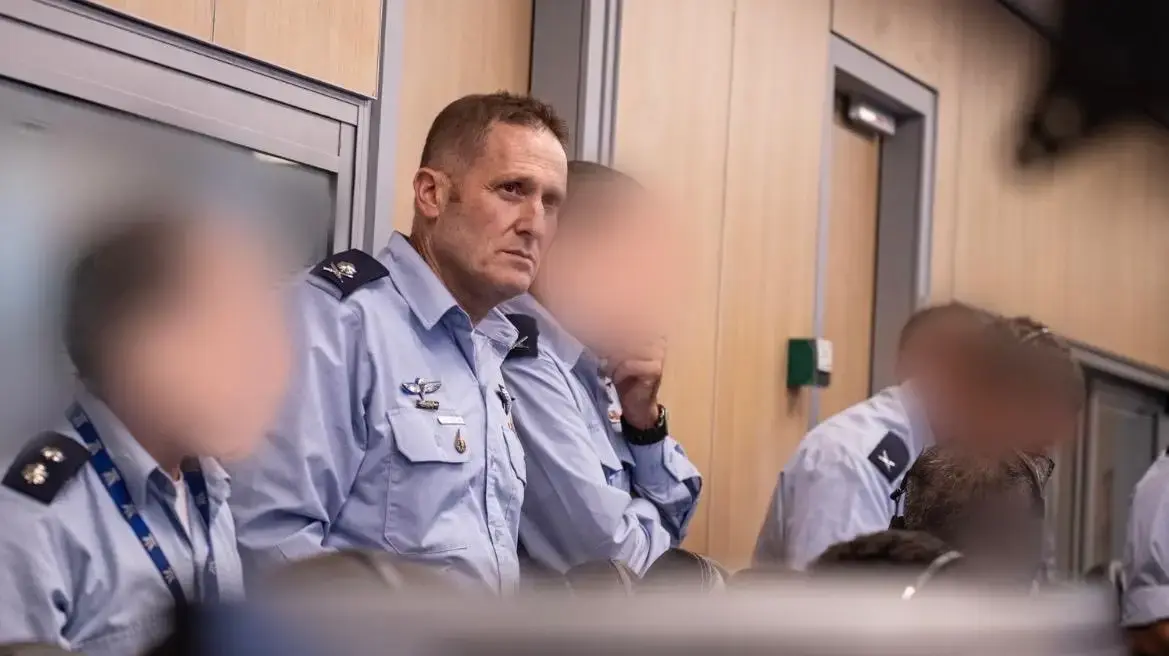 מפקד חיל האוויר אלוף תומר בר בזמן התקיפה בתימן, 10 בספטמבר 2025 מפקד חיל האוויר אלוף תומר בר בזמן התקיפה בתימן, 10 בספטמבר 2025