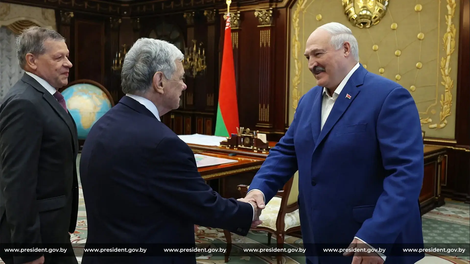 נשיא בלארוס אלכסנדר לוקשנקו נפגש עם שליח ארה"ב ג'ון קואל במינסק, 11 בספטמבר 2025