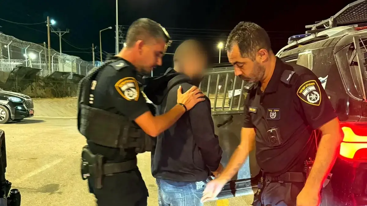 משטרת ישראל עצרה שני חשודים ברצח שאירע בעיר רהט בשנת 2024 על רקע סכסוך משפחות. 14 בספטמבר 2025 