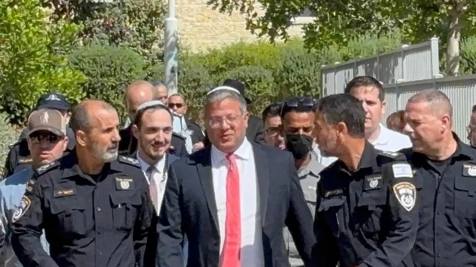 איתמר בן גביר השר לביטחון לאומי, מפכ"ל המשטרה דני לוי, הרמת כוסית לחג, 15 בספטמבר 2025 איתמר בן גביר השר לביטחון לאומי, מפכ"ל המשטרה דני לוי, הרמת כוסית לחג, 15 בספטמבר 2025