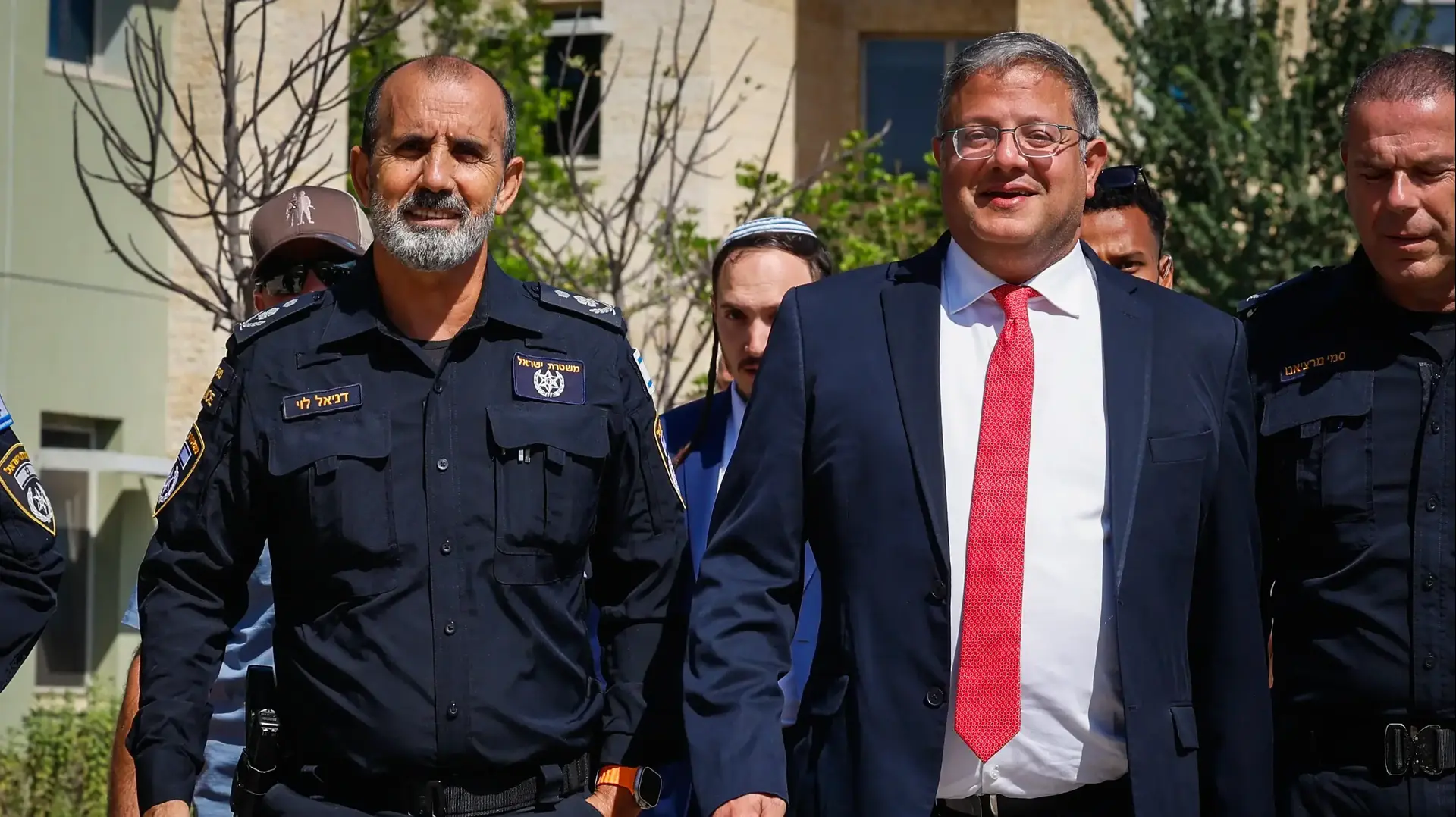 איתמר בן גביר השר לביטחון לאומי, מפכ"ל המשטרה דני לוי, הרמת כוסית לחג, 15 בספטמבר 2025 איתמר בן גביר השר לביטחון לאומי, מפכ"ל המשטרה דני לוי, הרמת כוסית לחג, 15 בספטמבר 2025