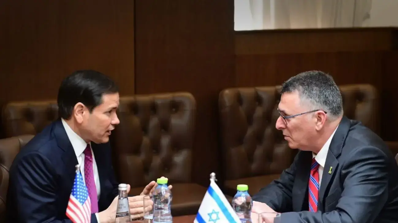 שר החוץ גדעון סער נפגש עם מזכיר המדינה והיועץ לביטחון לאומי האמריקני מרקו רוביו, 15 בספטמבר 2025 שר החוץ גדעון סער נפגש עם מזכיר המדינה והיועץ לביטחון לאומי האמריקני מרקו רוביו, 15 בספטמבר 2025