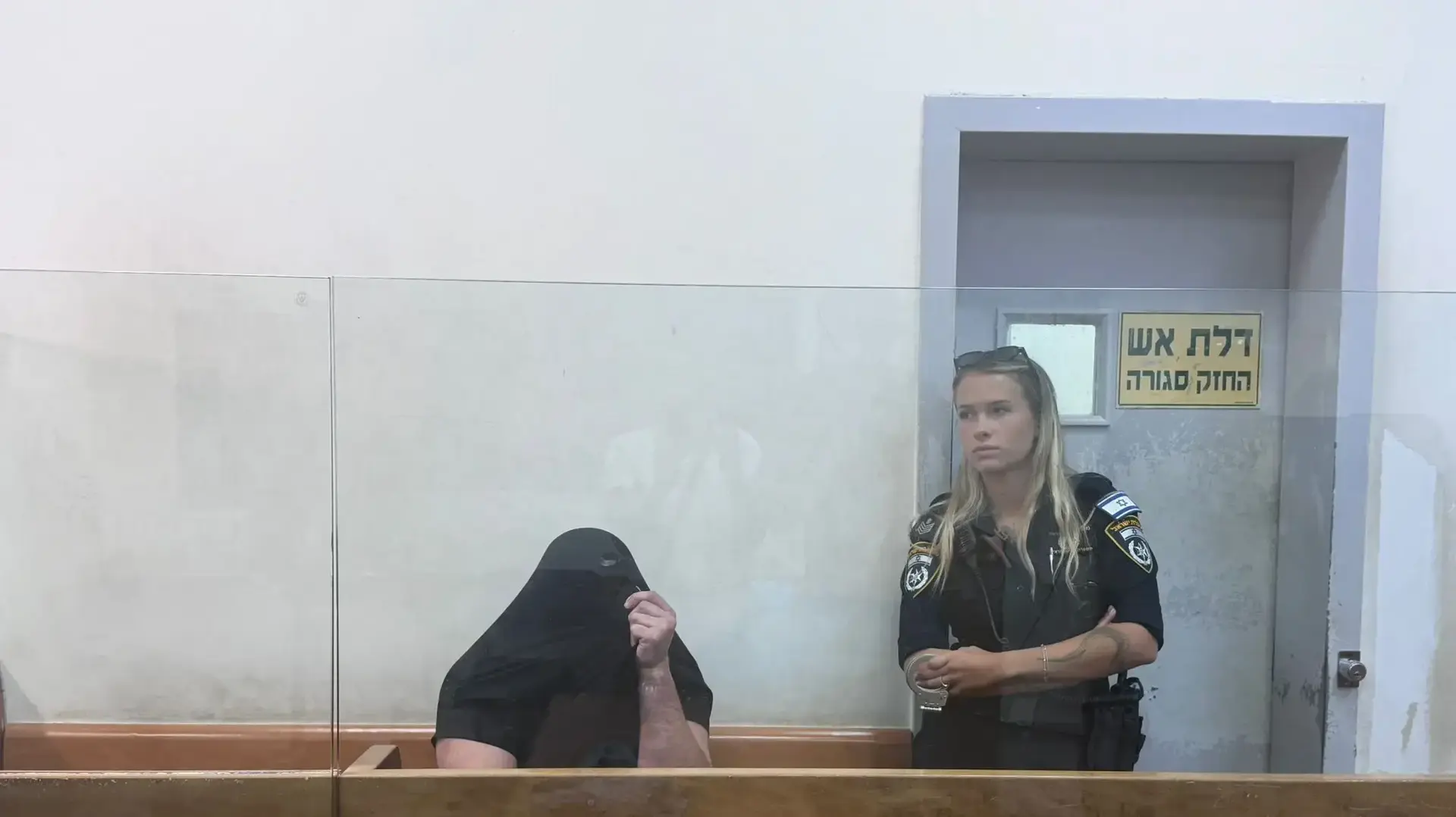 הבעל של הרלשית של מאי גולן, נעצר לאחר שנתפסו בביתו שתילי קנאביס