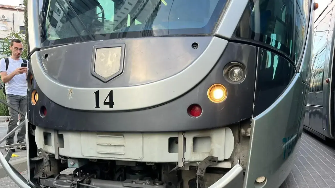 הפגנות הפלג הירושלמי בגשר המיתרים הפגנות הפלג הירושלמי בגשר המיתרים
