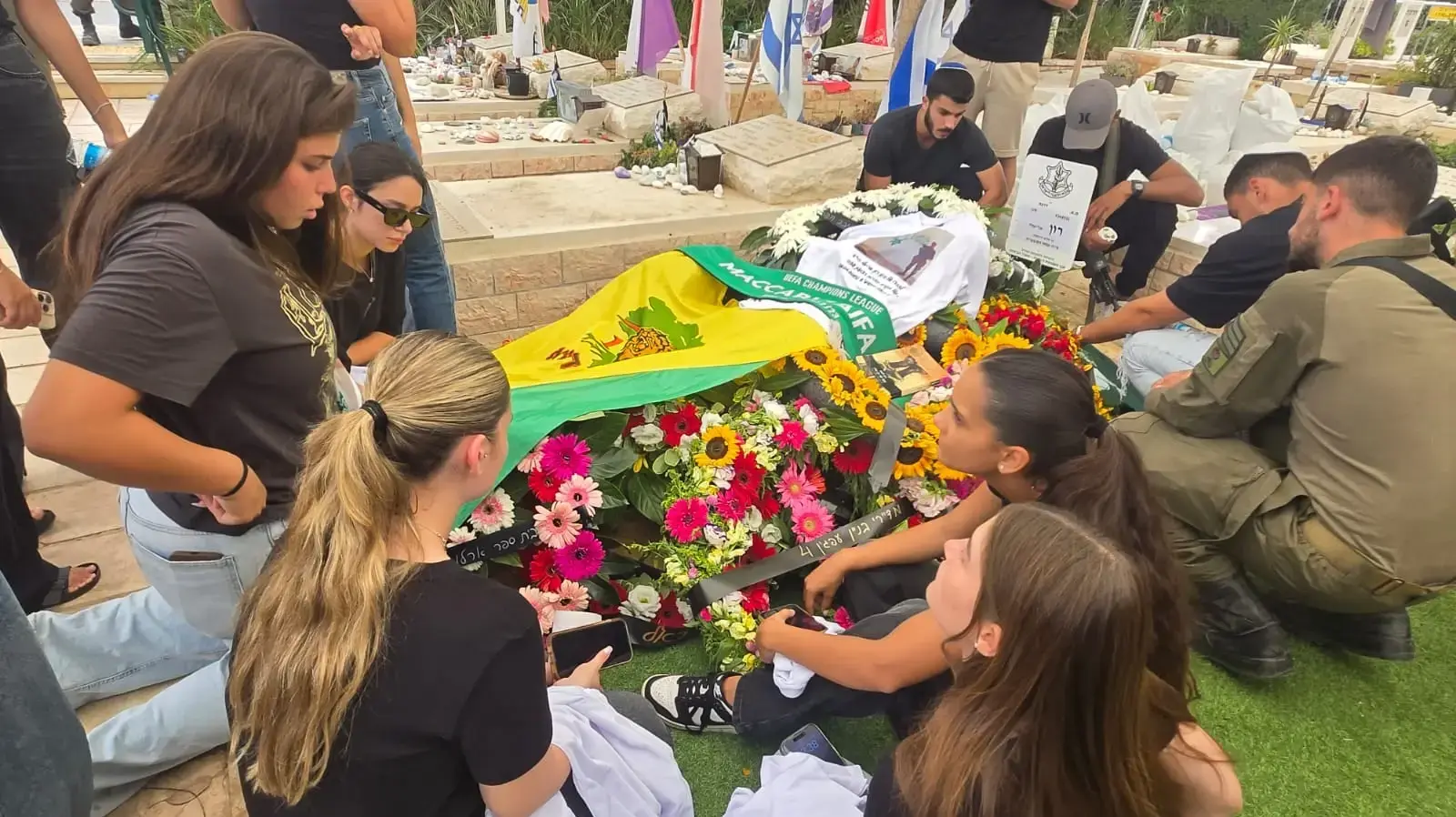 הלוויתו של סגן רון אריאלי בבית העלמין בחדרה

19בספטמבר 2025