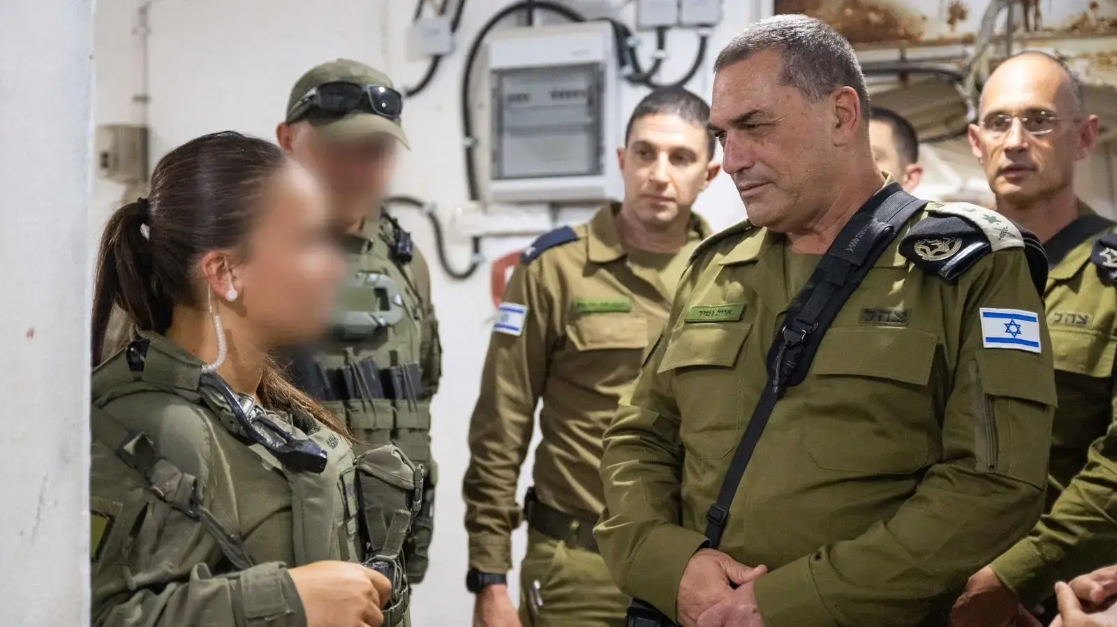 הרמטכ"ל אייל זמיר בסיור במעבר אלנבי, 19 בספטמבר 2025 הרמטכ"ל אייל זמיר בסיור במעבר אלנבי, 19 בספטמבר 2025