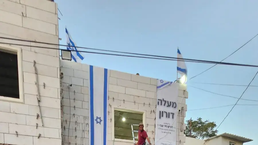 בית יהודי חדש מאחורי מערת המכפלה, בעיר חברון בית יהודי חדש מאחורי מערת המכפלה, בעיר חברון
