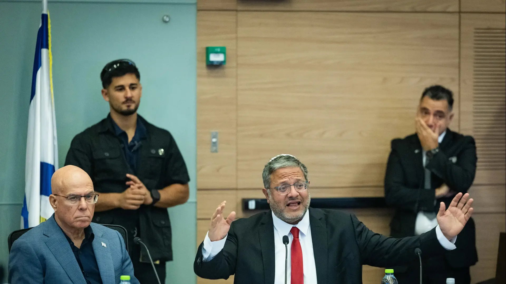 איתמר בן גביר, צביקה פוגל, דיון הוועדה לביטחון לאומי על עונש מוות למחבלים, 28 בספטמבר 2025 איתמר בן גביר, צביקה פוגל, דיון הוועדה לביטחון לאומי על עונש מוות למחבלים, 28 בספטמבר 2025