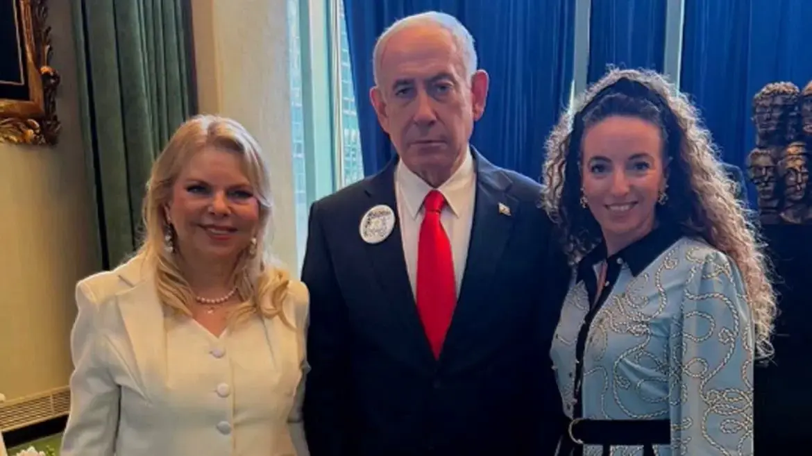 עידית סילמן עם ביבי ושרה נתניהו באו"ם עידית סילמן עם ביבי ושרה נתניהו באו"ם