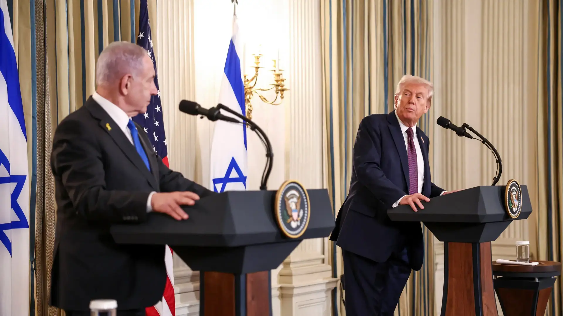 מסיבת עיתונאים של רה"מ נתניהו ונשיא ארה"ב טראמפ, אולם הנשפים בבית הלבן, 29 בספטמבר 2025 מסיבת עיתונאים של רה"מ נתניהו ונשיא ארה"ב טראמפ, אולם הנשפים בבית הלבן, 29 בספטמבר 2025