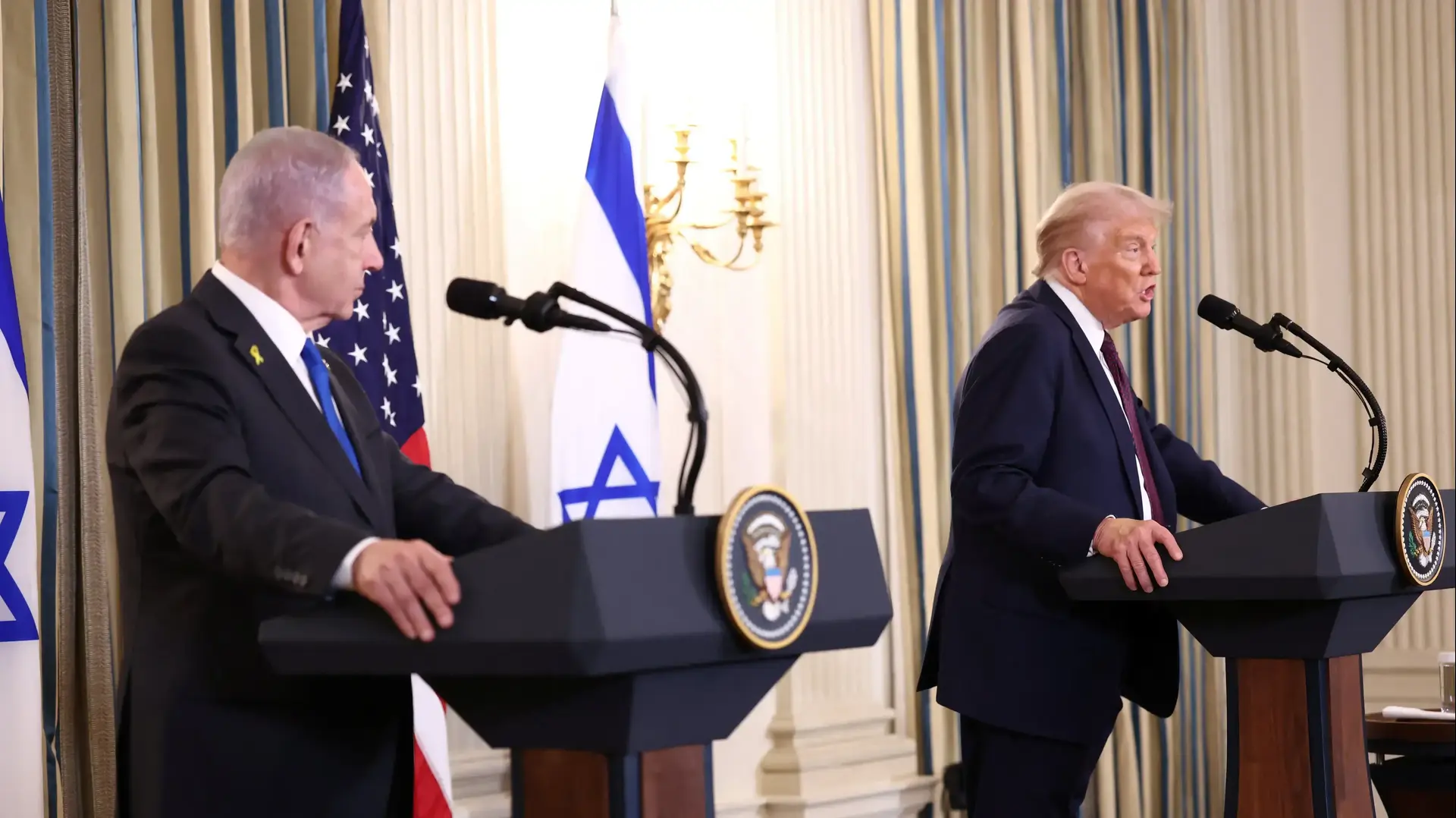 מסיבת עיתונאים של רה"מ נתניהו ונשיא ארה"ב טראמפ, אולם הנשפים בבית הלבן, 29 בספטמבר 2025 מסיבת עיתונאים של רה"מ נתניהו ונשיא ארה"ב טראמפ, אולם הנשפים בבית הלבן, 29 בספטמבר 2025