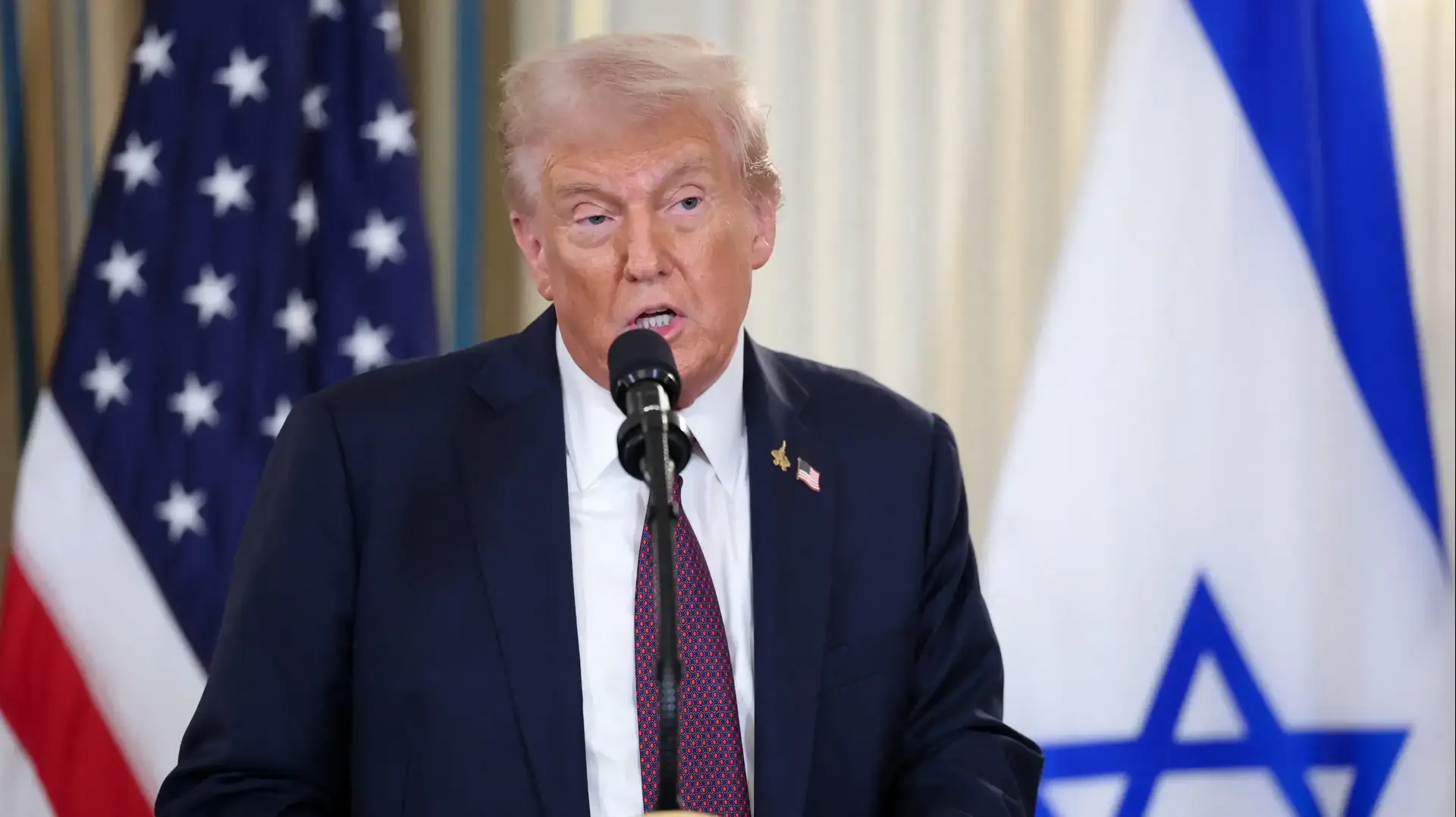 מסיבת עיתונאים של רה"מ נתניהו ונשיא ארה"ב טראמפ, אולם הנשפים בבית הלבן, 29 בספטמבר 2025 מסיבת עיתונאים של רה"מ נתניהו ונשיא ארה"ב טראמפ, אולם הנשפים בבית הלבן, 29 בספטמבר 2025