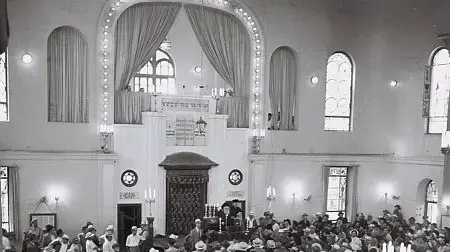 בית הכנסת הגדול בתל אביב, 1952