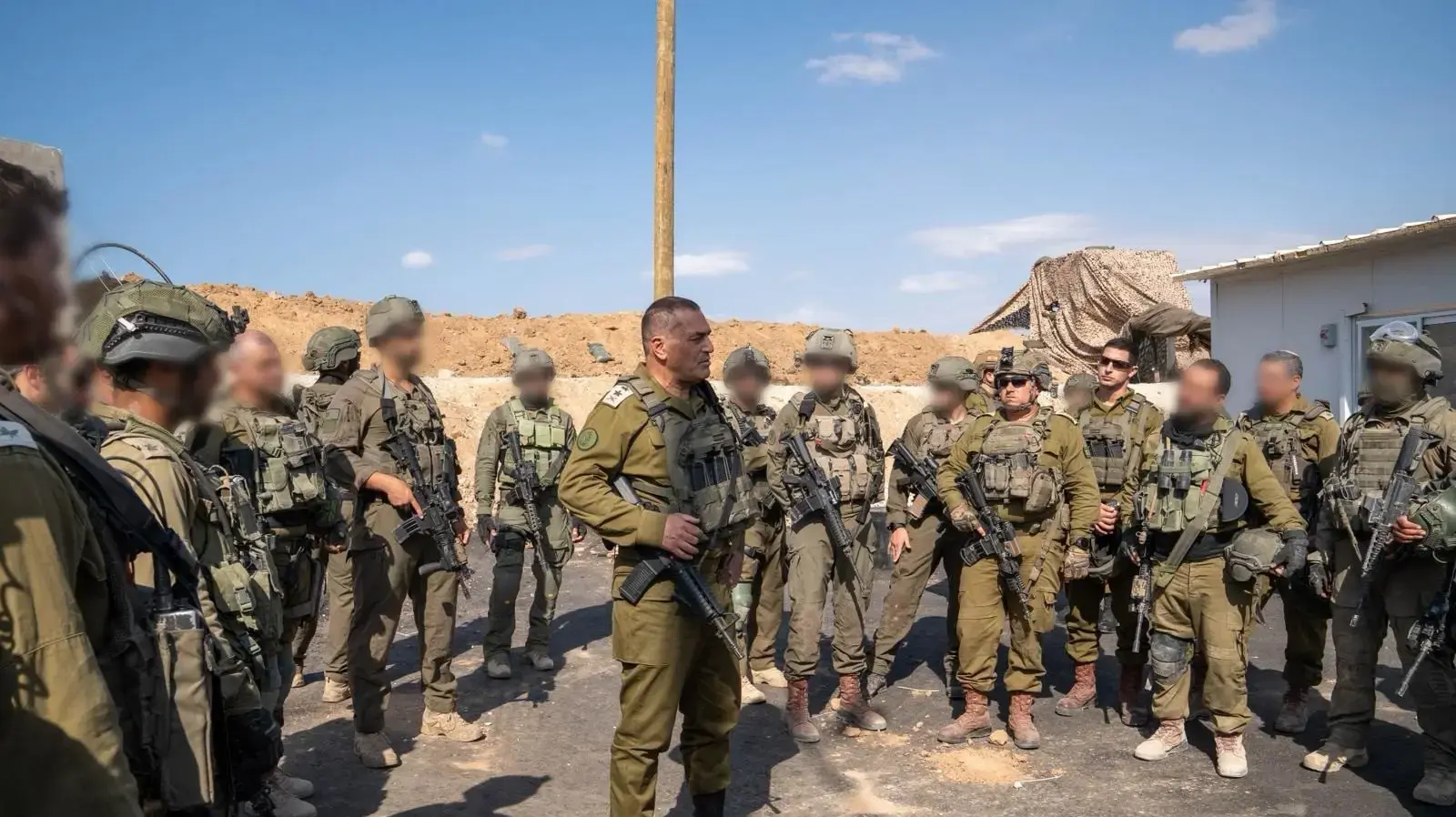 הרמטכ״ל ברצועת עזה: ״בזכות לחץ צבאי משמעותי ותמרון קרקעי עוצמתי ואיכותי, אתם הלוחמים, הבאתם את התנאים להחזרתם של החטופים הביתה. 9 באוקטובר 2025 הרמטכ״ל ברצועת עזה: ״בזכות לחץ צבאי משמעותי ותמרון קרקעי עוצמתי ואיכותי, אתם הלוחמים, הבאתם את התנאים להחזרתם של החטופים הביתה. 9 באוקטובר 2025