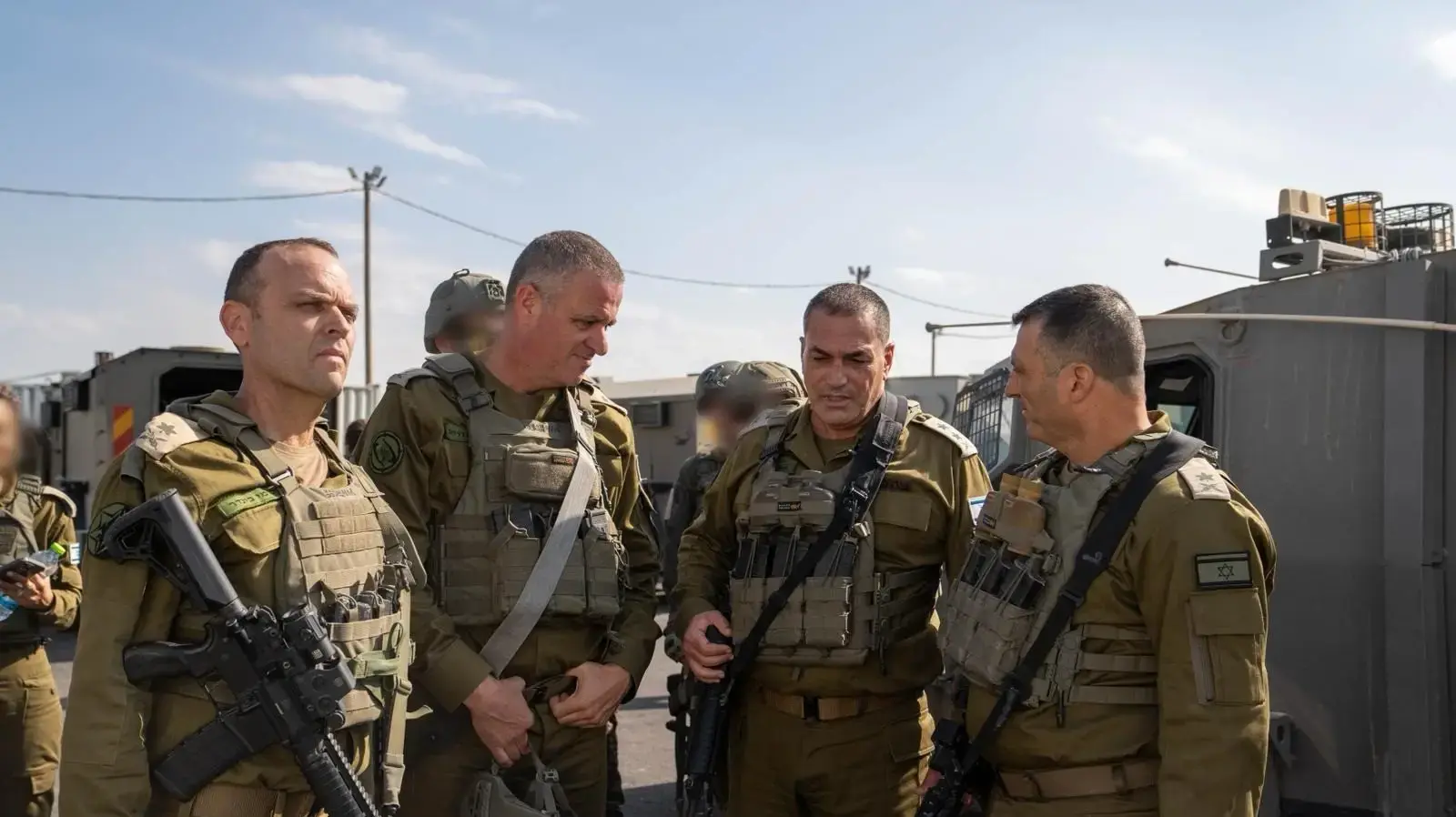 הרמטכ״ל ברצועת עזה: ״בזכות לחץ צבאי משמעותי ותמרון קרקעי עוצמתי ואיכותי, אתם הלוחמים, הבאתם את התנאים להחזרתם של החטופים הביתה. 9 באוקטובר 2025 הרמטכ״ל ברצועת עזה: ״בזכות לחץ צבאי משמעותי ותמרון קרקעי עוצמתי ואיכותי, אתם הלוחמים, הבאתם את התנאים להחזרתם של החטופים הביתה. 9 באוקטובר 2025