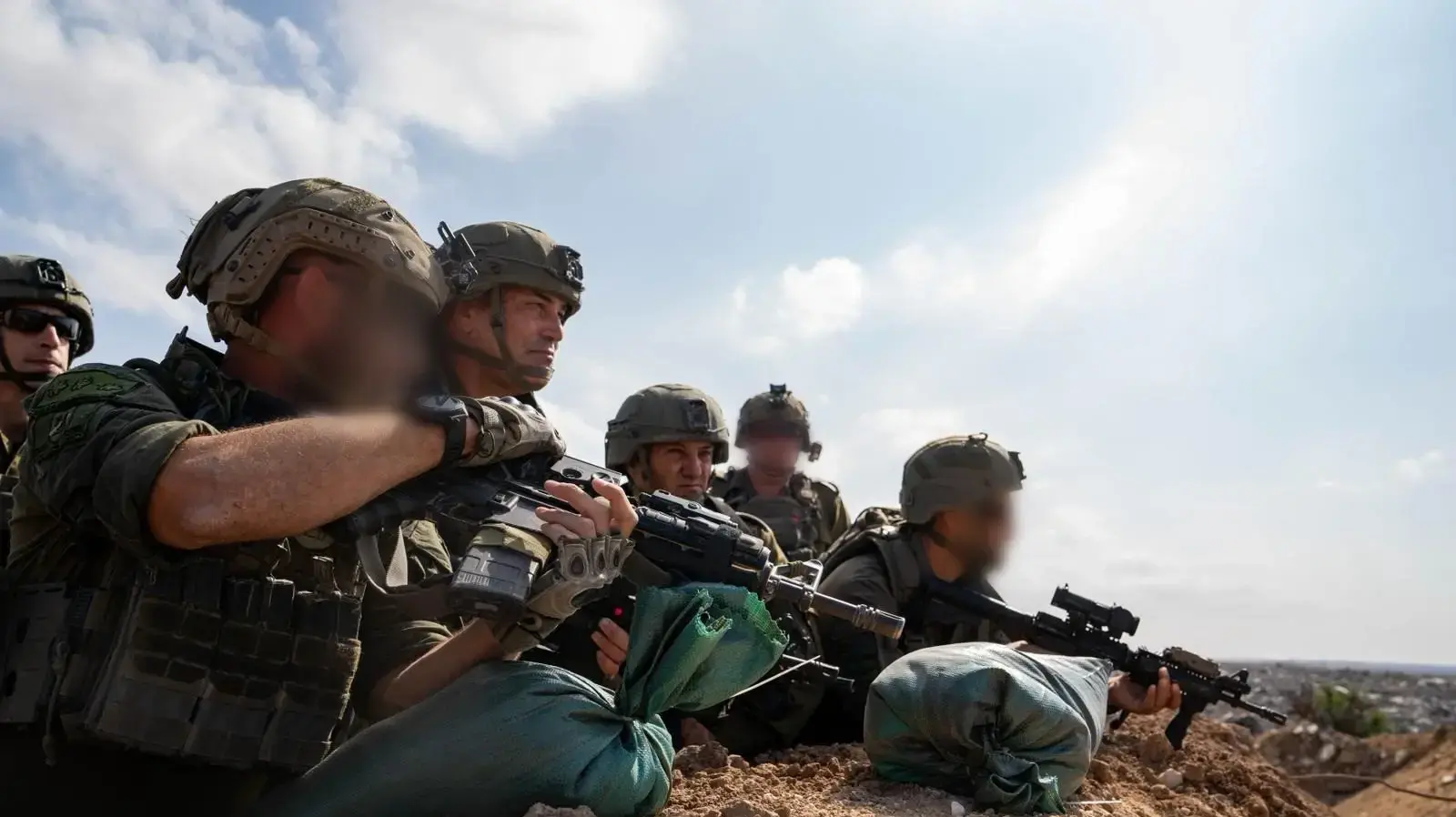 הרמטכ״ל ברצועת עזה: ״בזכות לחץ צבאי משמעותי ותמרון קרקעי עוצמתי ואיכותי, אתם הלוחמים, הבאתם את התנאים להחזרתם של החטופים הביתה. 9 באוקטובר 2025 הרמטכ״ל ברצועת עזה: ״בזכות לחץ צבאי משמעותי ותמרון קרקעי עוצמתי ואיכותי, אתם הלוחמים, הבאתם את התנאים להחזרתם של החטופים הביתה. 9 באוקטובר 2025