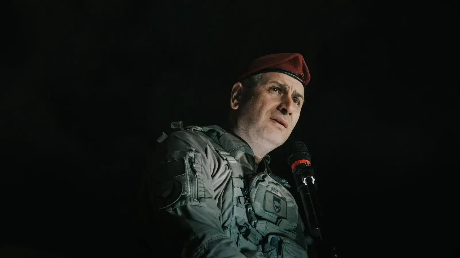 מפקד אוגדה 98, תא"ל גיא לוי במעמד קרבי חטיבתי לציון סיום פעילות התקפית של עוצבת הקומנדו ברצועת עזה מפקד אוגדה 98, תא"ל גיא לוי במעמד קרבי חטיבתי לציון סיום פעילות התקפית של עוצבת הקומנדו ברצועת עזה