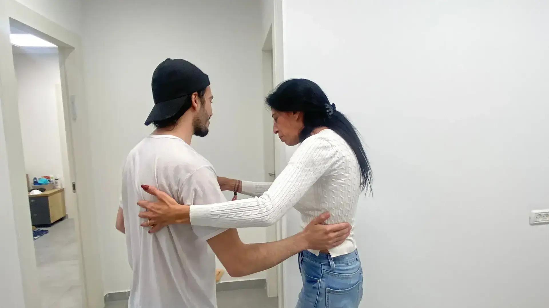 מתן צנגאוקר עם אמו עינב צנגאוקר מתן צנגאוקר עם אמו עינב צנגאוקר