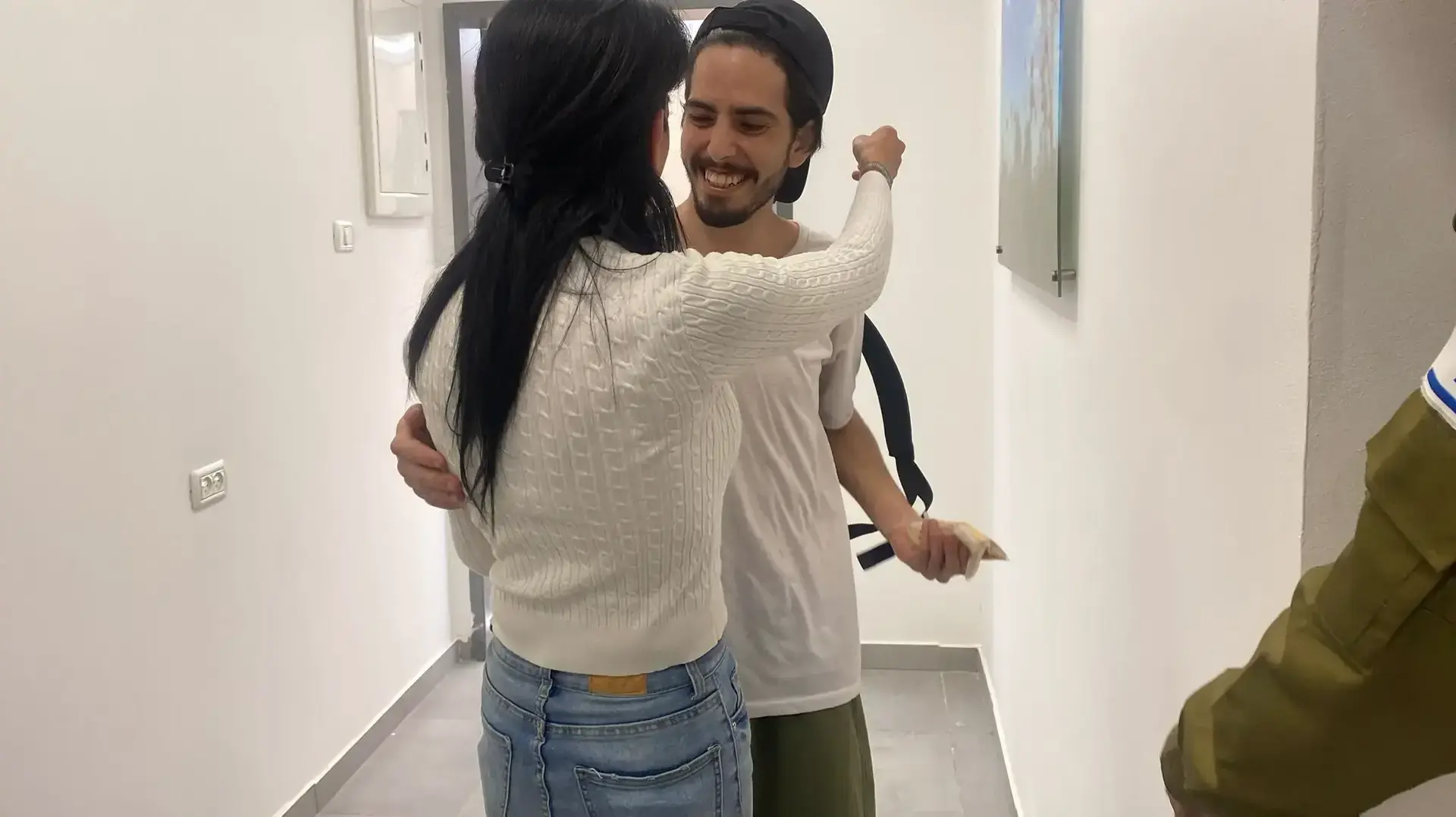 מתן צנגאוקר עם אמו עינב צנגאוקר מתן צנגאוקר עם אמו עינב צנגאוקר