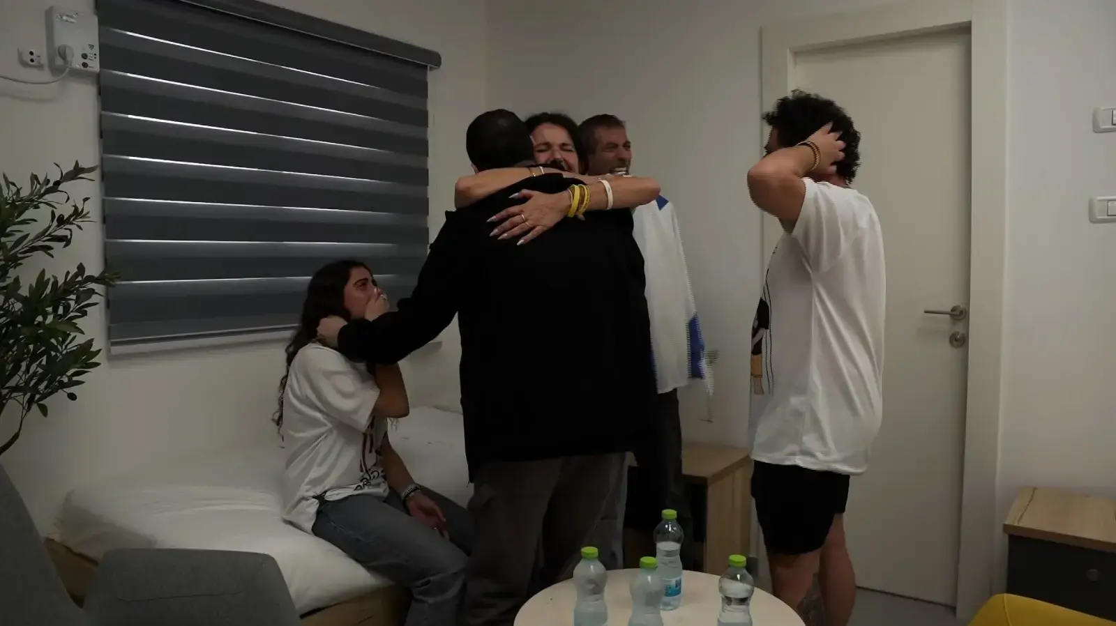 גיא גלבוע דלאל עם בני משפחתו גיא גלבוע דלאל עם בני משפחתו