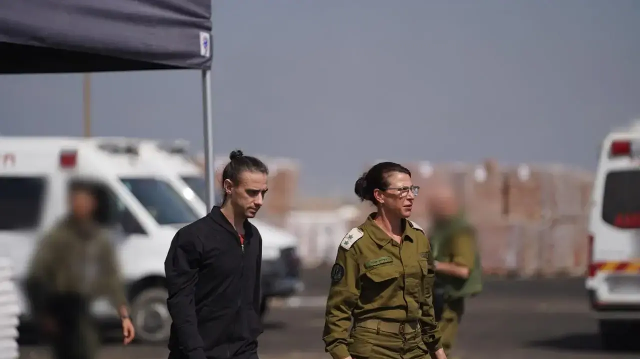 תיעוד ראשון של אריאל קוניו לאחר שחזר משבי החמאס תיעוד ראשון של אריאל קוניו לאחר שחזר משבי החמאס