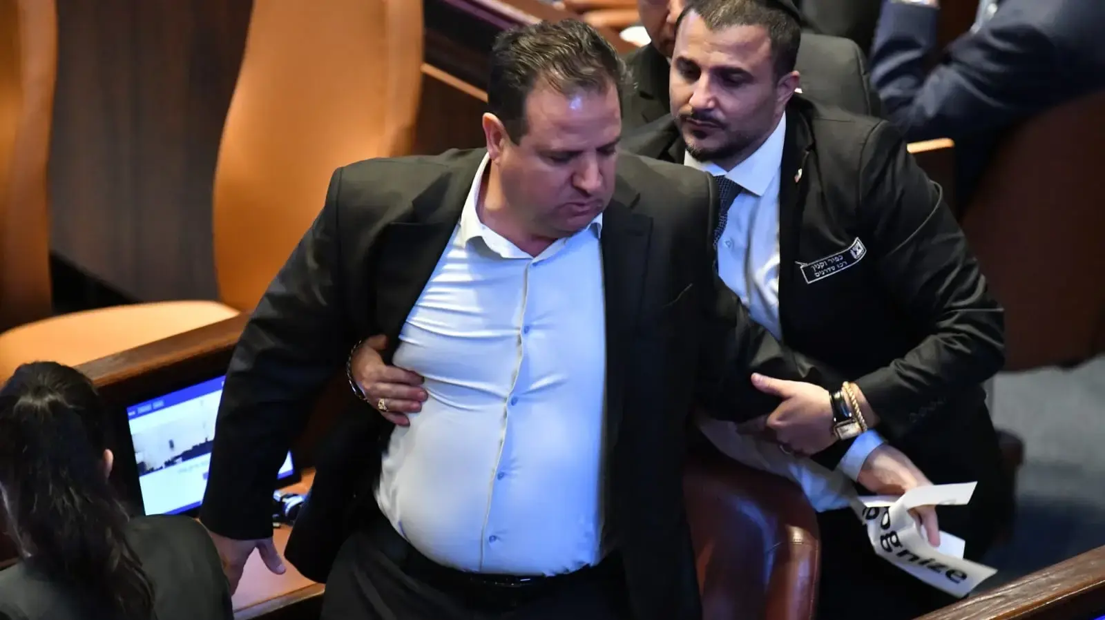 אימאן עודה ועופר כסיף הוצאו ממליאת הכנסת במהלך נאומו של טראמפ אימאן עודה ועופר כסיף הוצאו ממליאת הכנסת במהלך נאומו של טראמפ