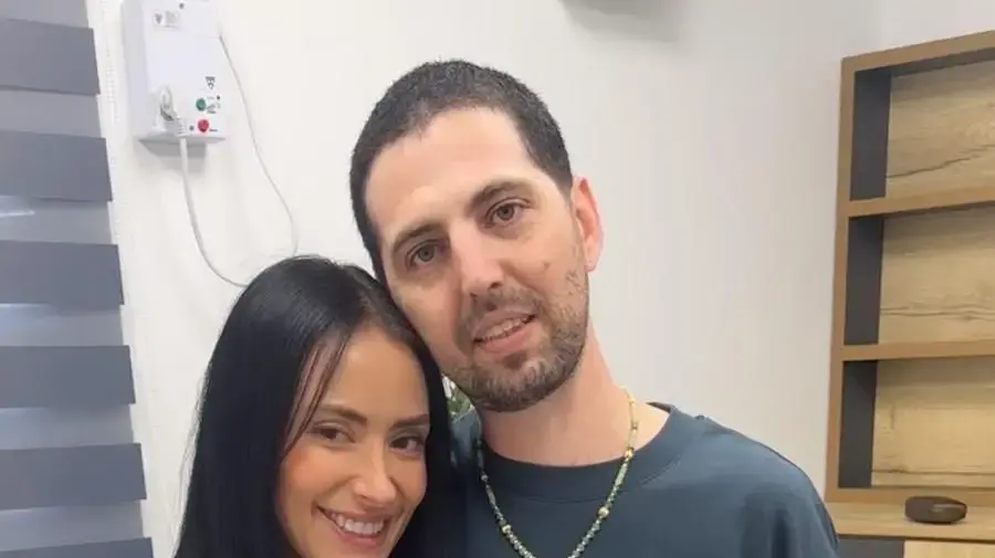 רבקה בוחבוט מתאחדת עם בעלה אלקנה בוחבוט רבקה בוחבוט מתאחדת עם בעלה אלקנה בוחבוט