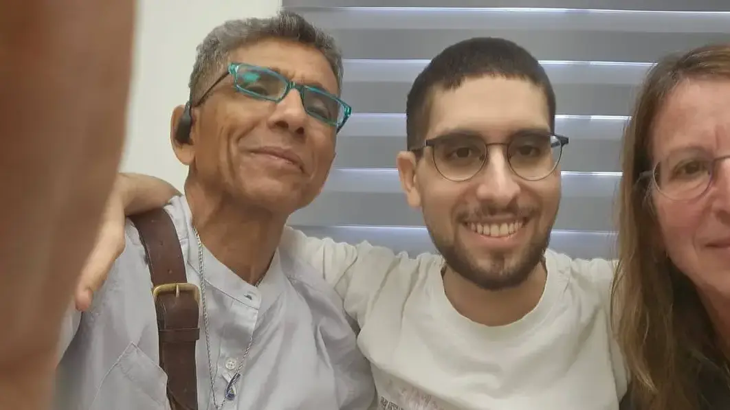 אביתר דוד נפגש עם הוריו אביתר דוד נפגש עם הוריו