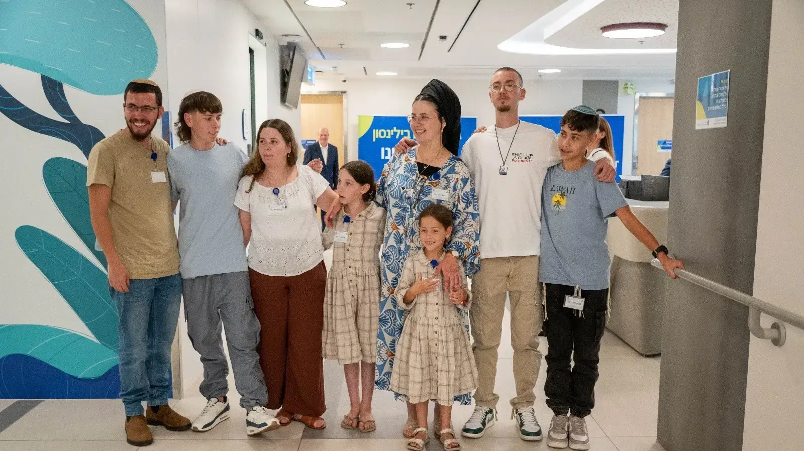 איתן מור מביה"ח בילינסון לאחר החזרתו משבי החמאס. 13 באוקטובר 2025 איתן מור מביה"ח בילינסון לאחר החזרתו משבי החמאס. 13 באוקטובר 2025