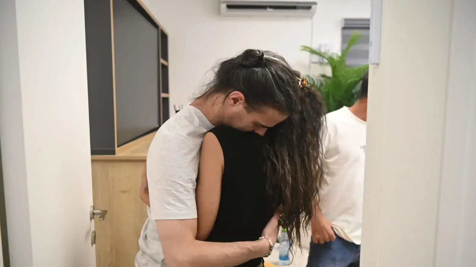 שורדת השבי ארבל יהוד, בת זוגו של שורד השבי אריאל קוניו ביקשה למסור: