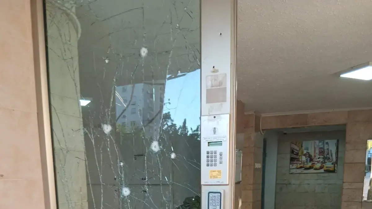 רימון הושלך לעבר בניין מגורים בנתניה. 14 באוקטובר 2025 רימון הושלך לעבר בניין מגורים בנתניה. 14 באוקטובר 2025