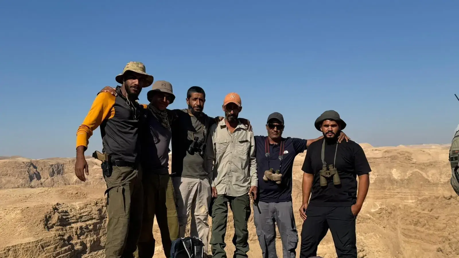צוות חיפוש מהכפר הבדואי אלבקיעה צוות חיפוש מהכפר הבדואי אלבקיעה