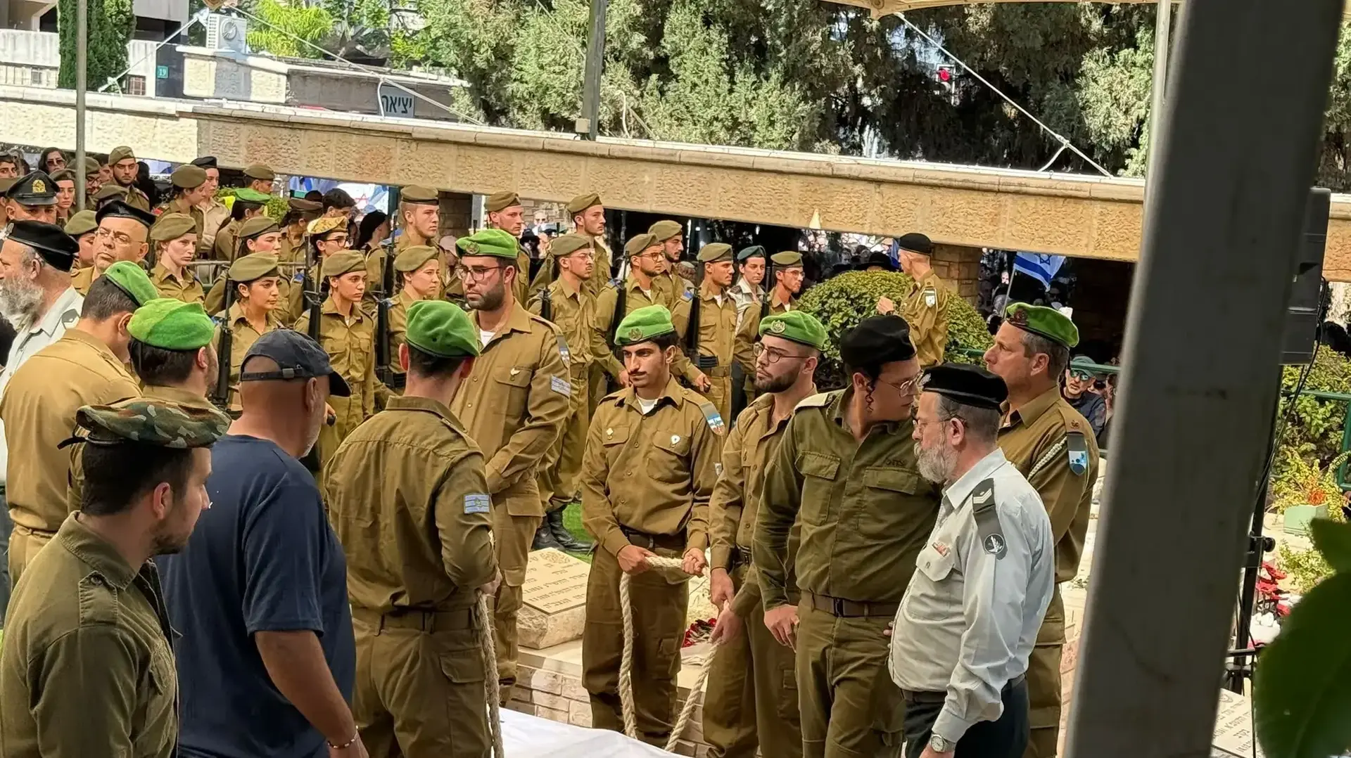 הלויית תמיר נמרודי, בית העלמין כפר סבא הלויית תמיר נמרודי, בית העלמין כפר סבא