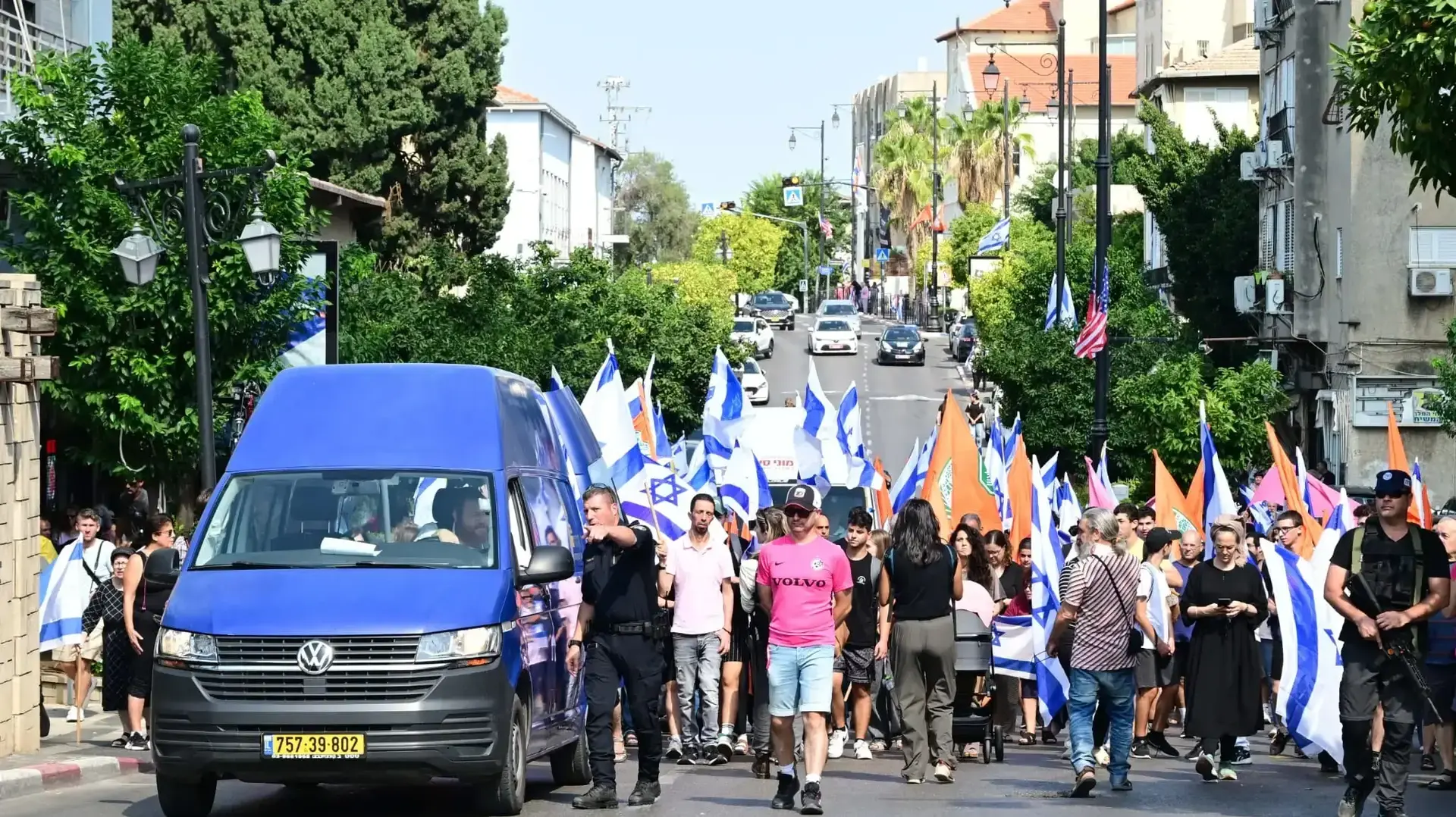 מסע הלוויה של ענבר הימן ז"ל, ראשון לציון, 17 באוקטובר 2025 מסע הלוויה של ענבר הימן ז"ל, ראשון לציון, 17 באוקטובר 2025