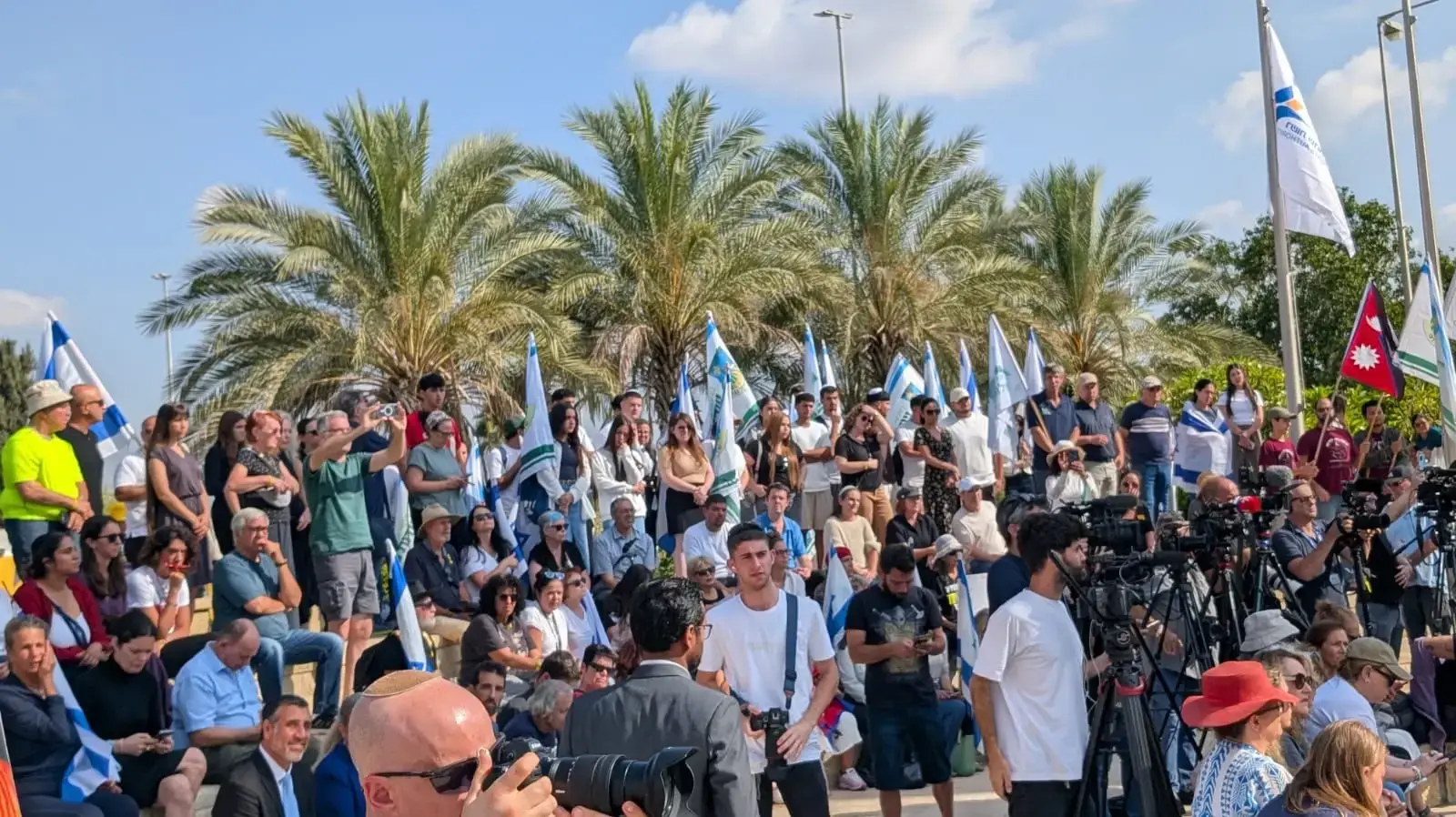 נפרדים מביפין ג׳ושי, נתב"ג. 19 באוקטובר 2025 נפרדים מביפין ג׳ושי, נתב"ג. 19 באוקטובר 2025