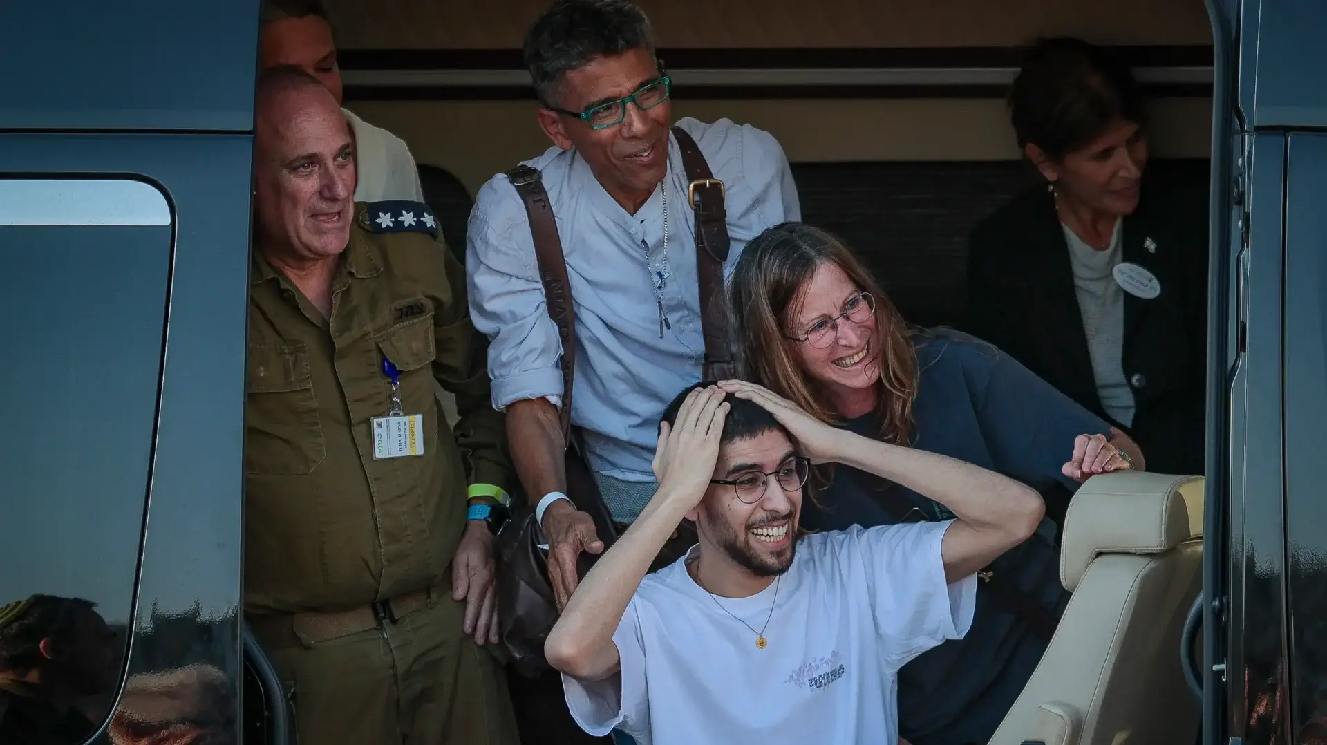 שורד השבי אביתר דוד מגיע לבית חולים בלינסון, 13 באוקטובר 2025 שורד השבי אביתר דוד מגיע לבית חולים בלינסון, 13 באוקטובר 2025