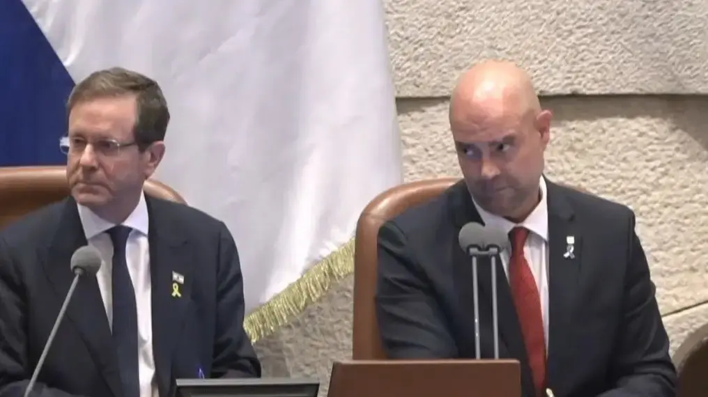 מהומה בטקס פתיחת כנס החורף בכנסת מהומה בטקס פתיחת כנס החורף בכנסת